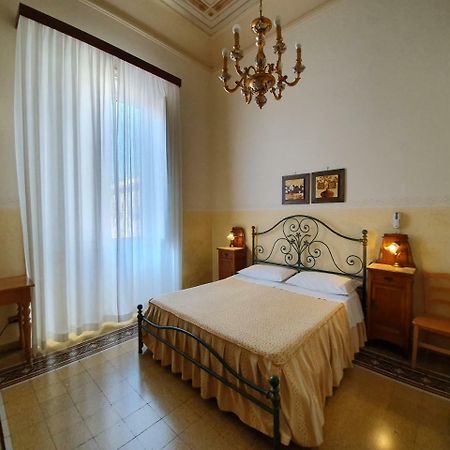 Albergo Cavour Palermo Kültér fotó